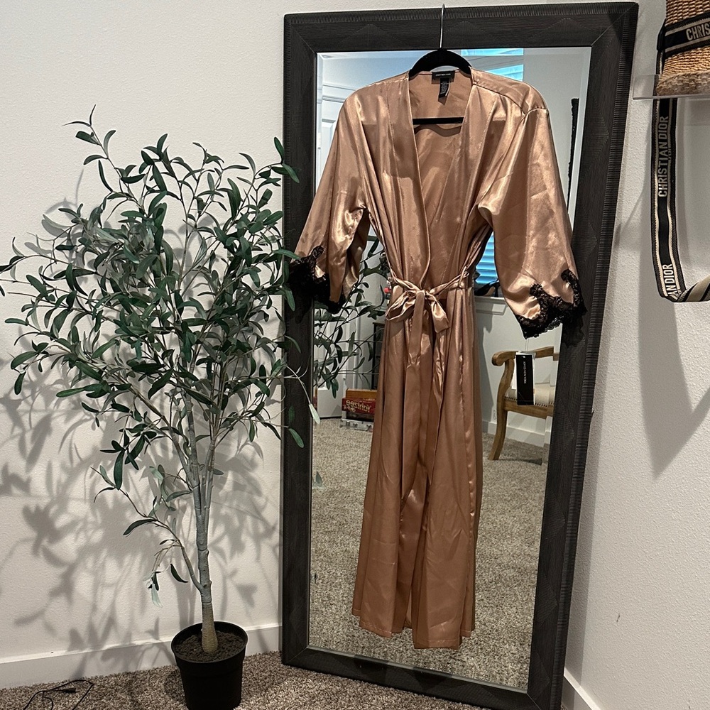 Jones New York Satin Robe with Black Lace